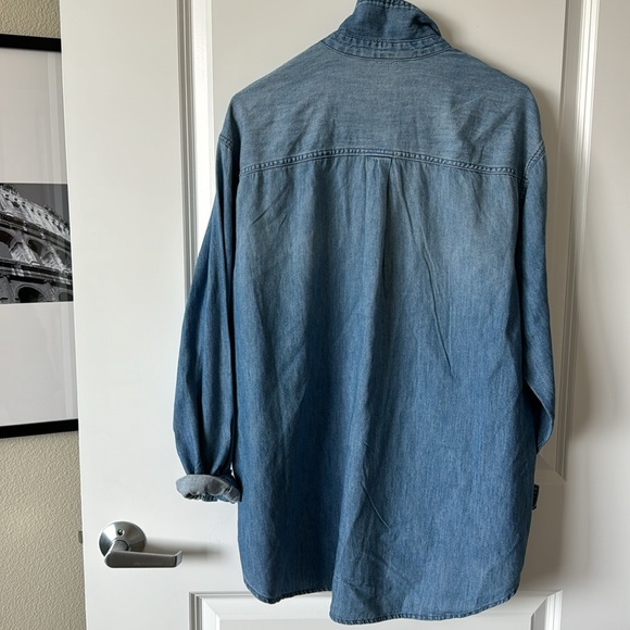Old Navy Chambray Button Front Shirt - Picture 5 of 6